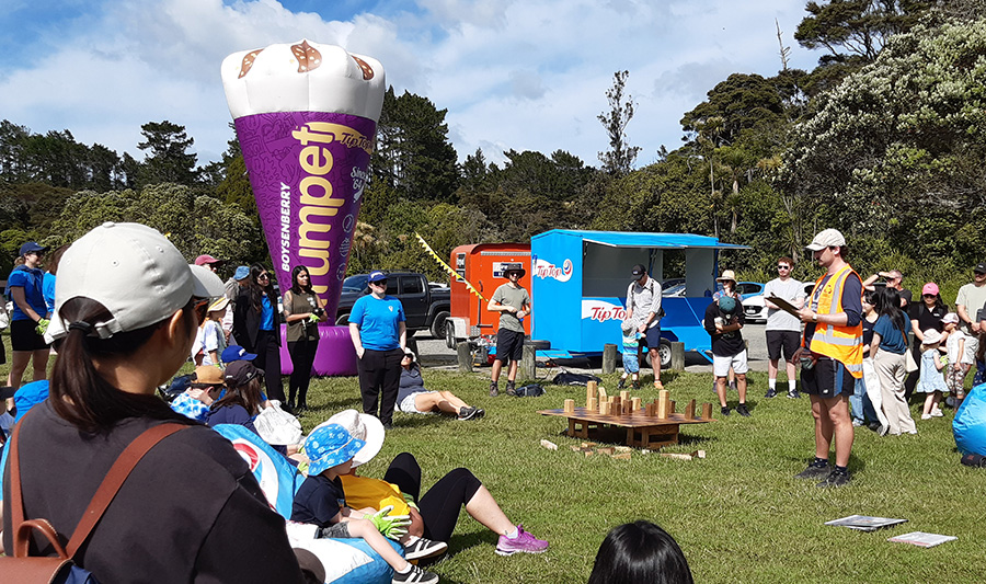 Sustainable Coastlines Cornwallis Beach clean-up event.